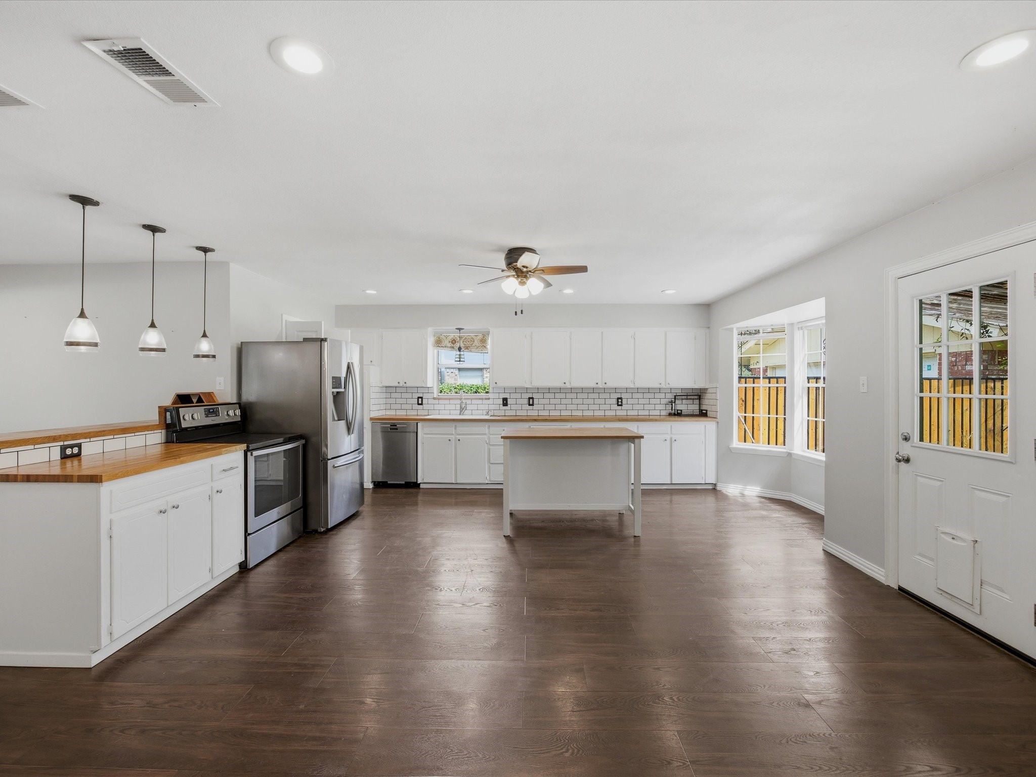 2732 Foxcroft Circle Denton TX 76209