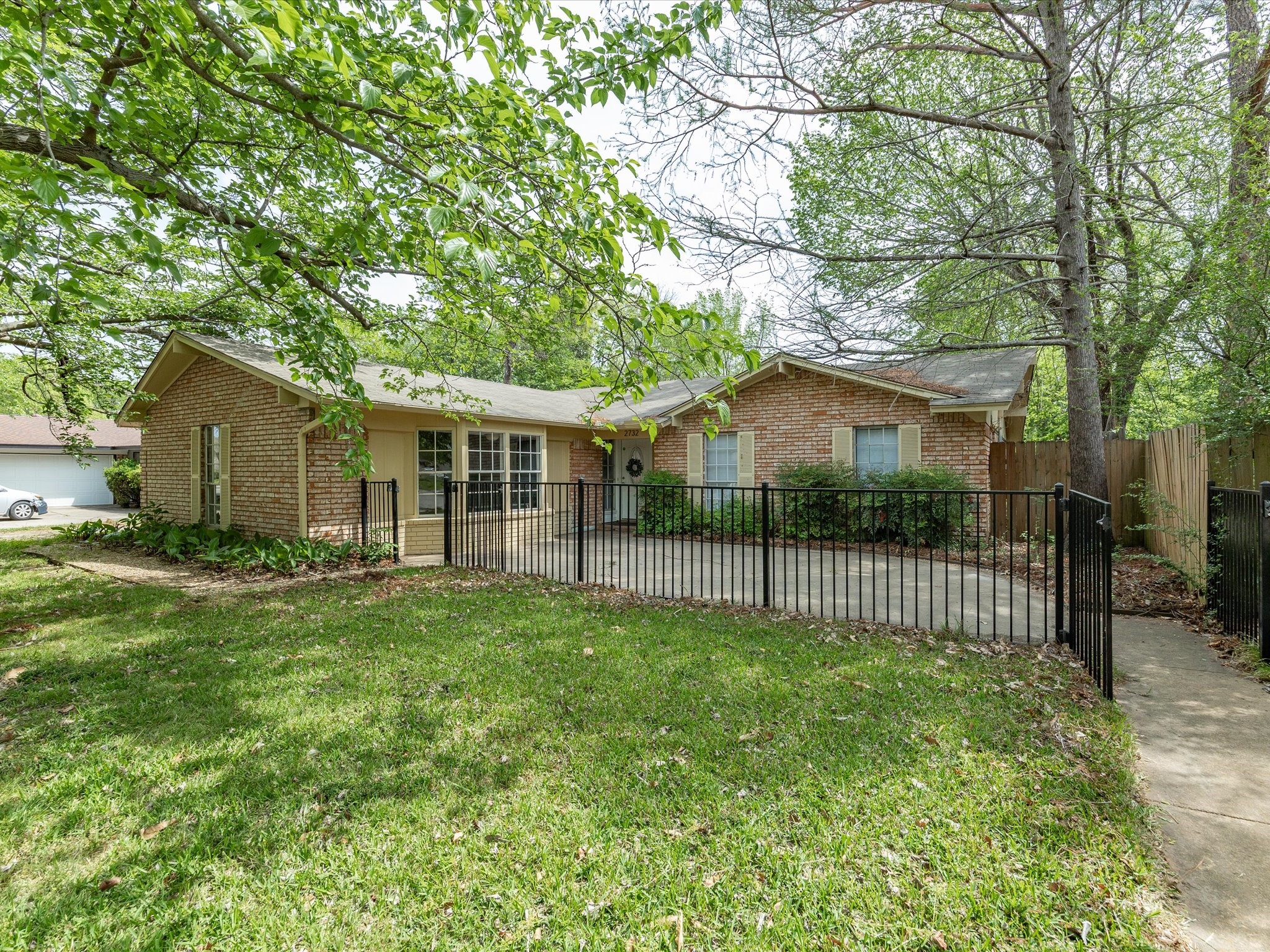 2732 Foxcroft Circle Denton TX 76209
