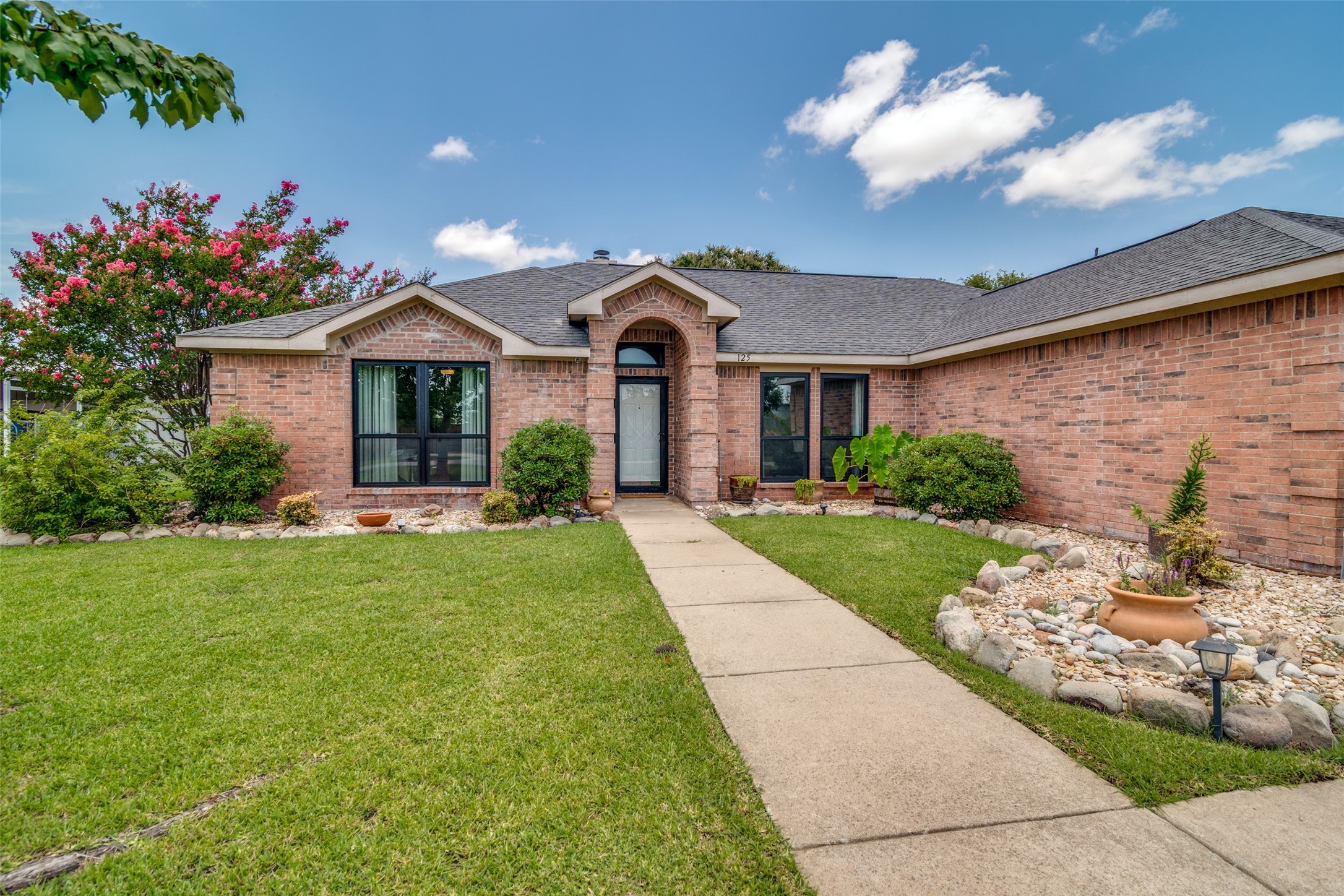 125 Jerome Pr Fate TX 75189