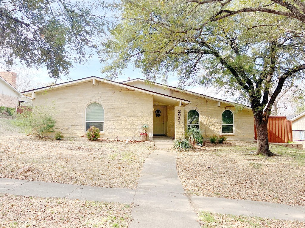 2921 Branch Oaks Drive Garland TX 75043