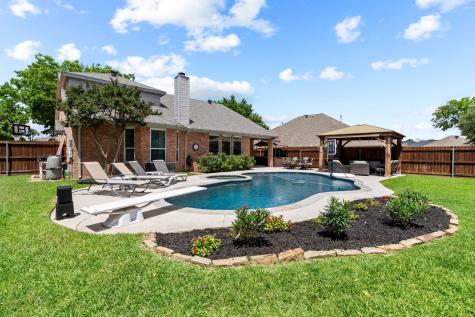 7800 Woodhaven Drive North Richland Hills TX 76182
