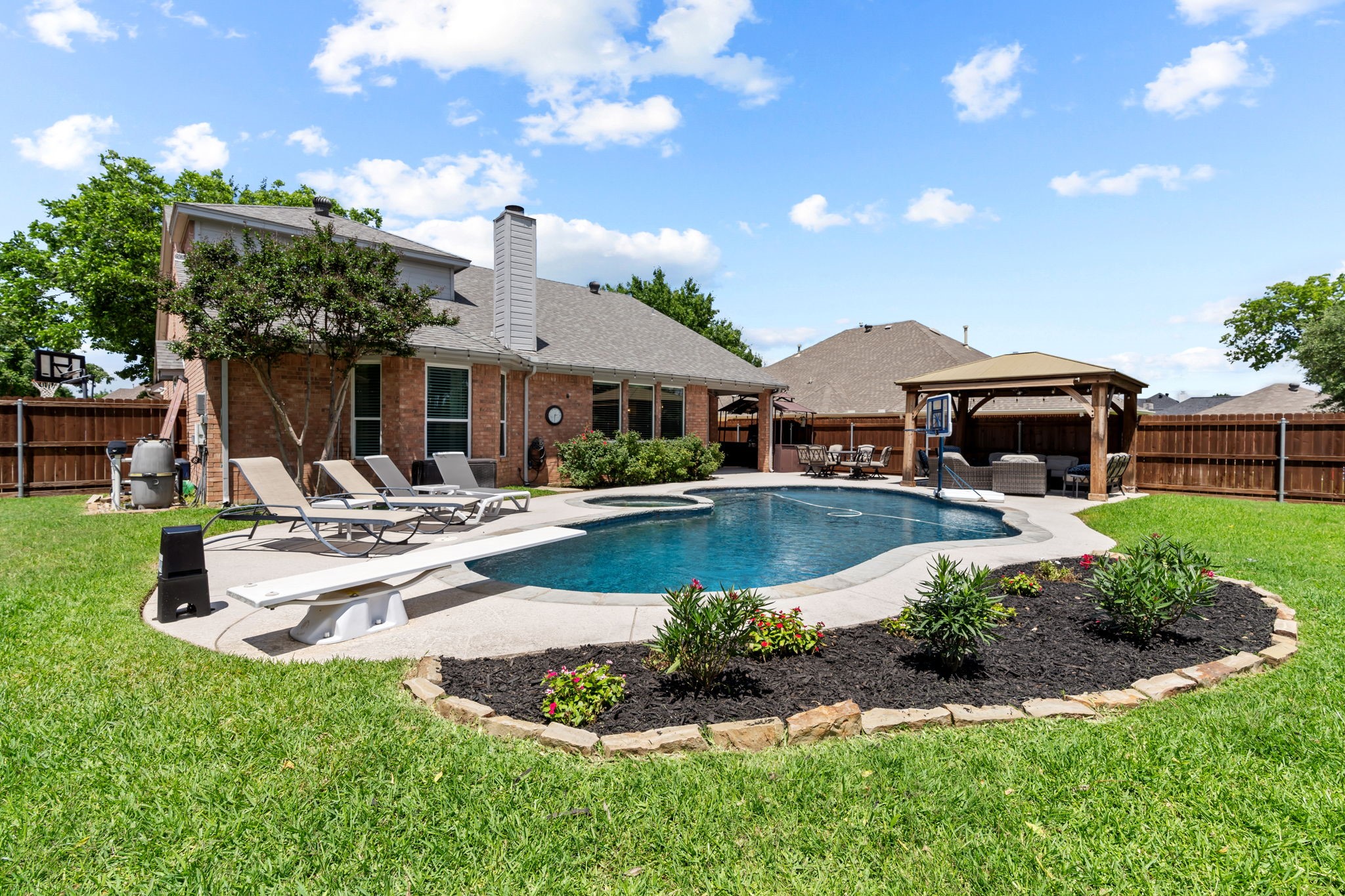 7800 Woodhaven Drive North Richland Hills TX 76182