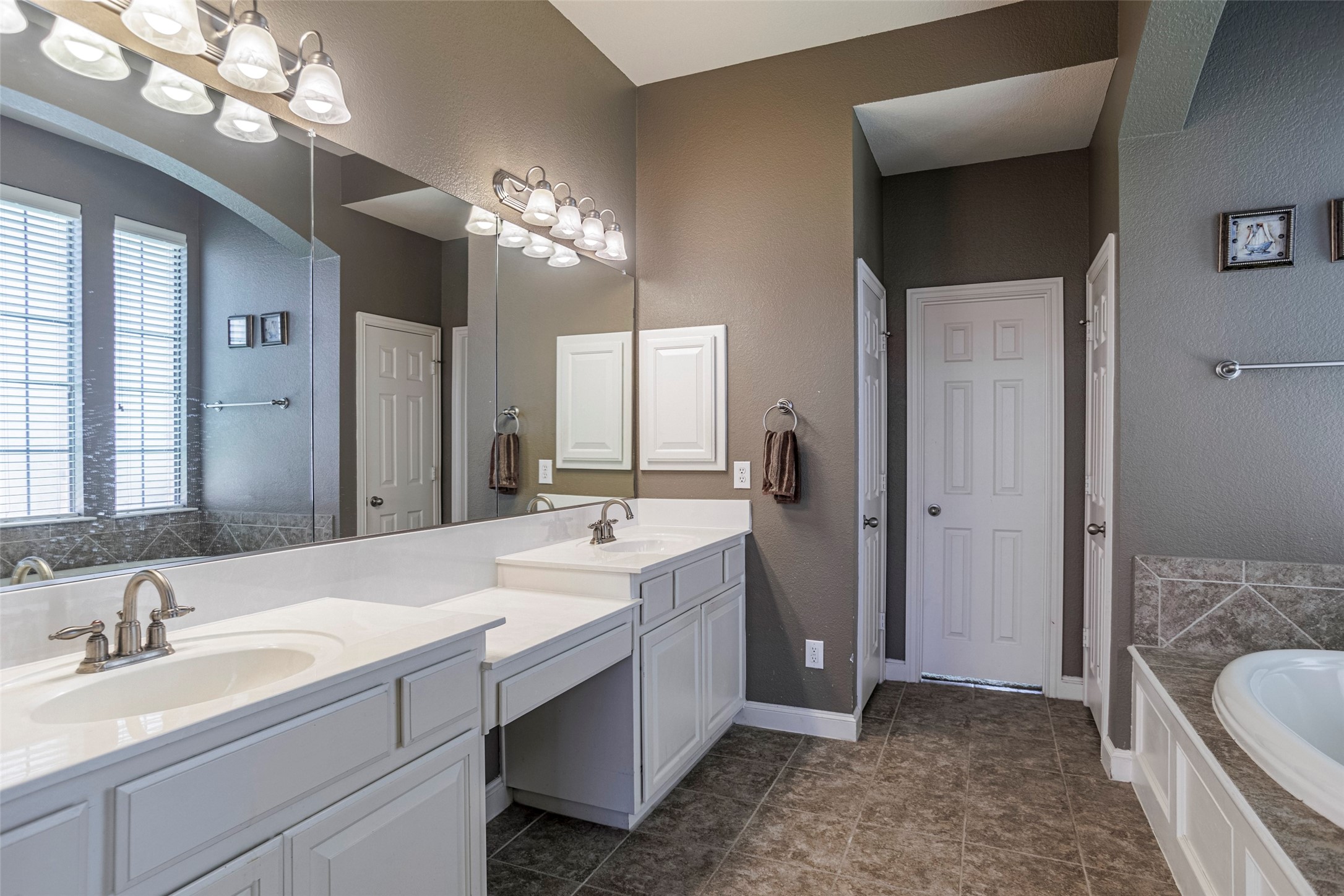 3036 Larreta Grand Prairie TX 75054