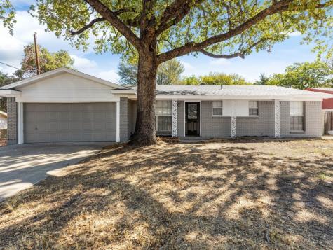 1021 Ferndale Avenue Azle TX 76020