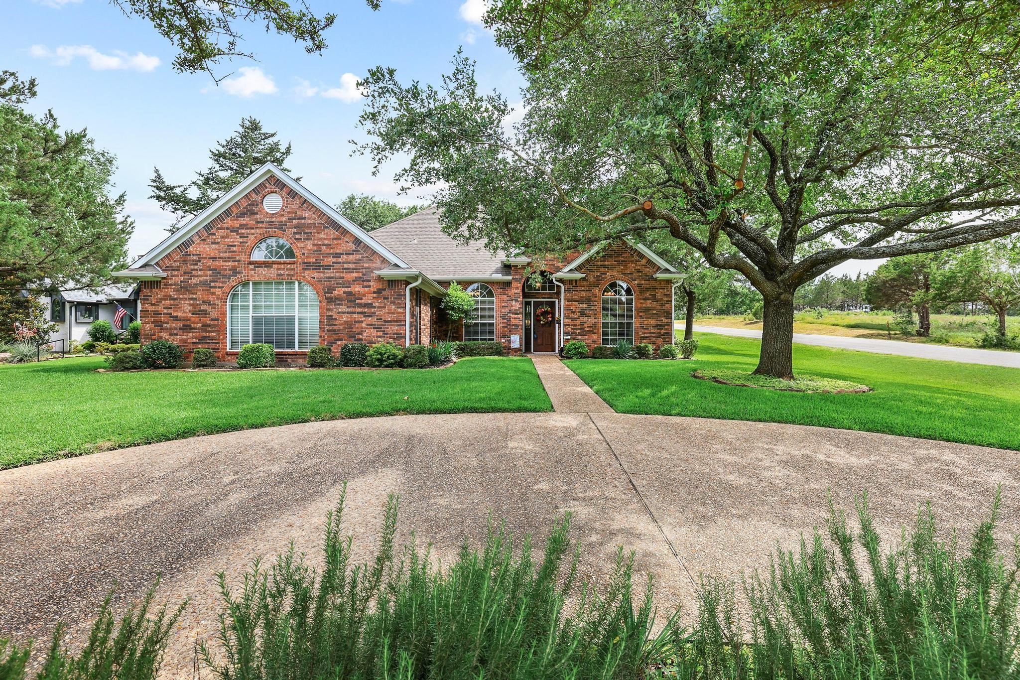 10 Fairway Loop Drive Pottsboro TX 75076