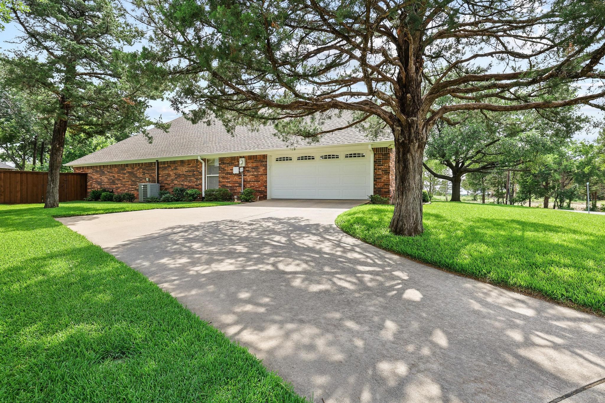 10 Fairway Loop Drive Pottsboro TX 75076