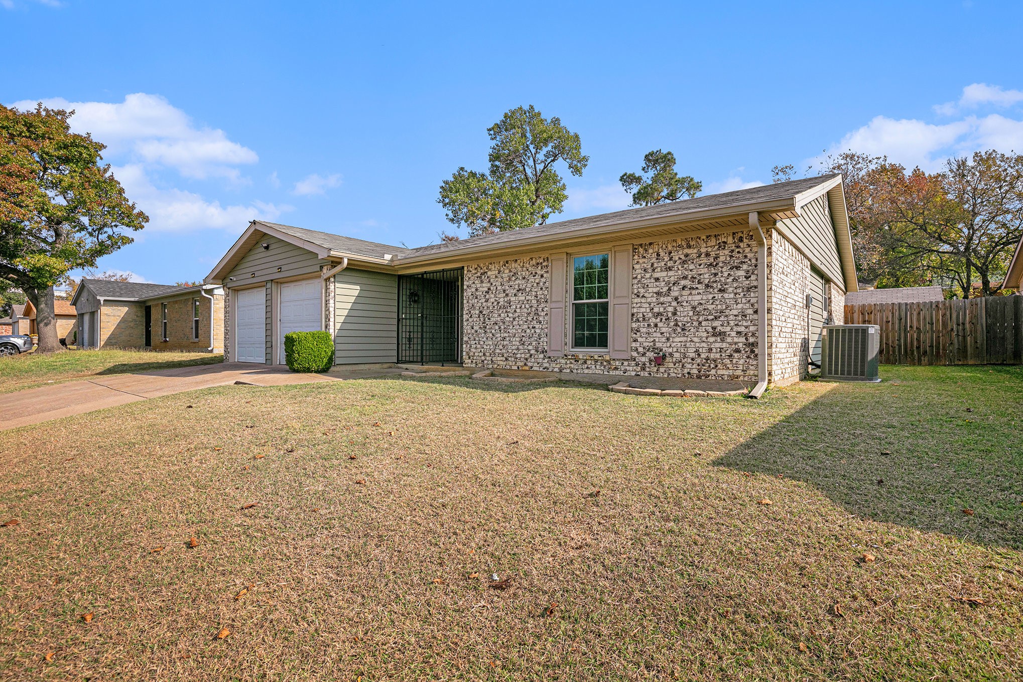1417 Warren Lane Fort Worth TX 76112