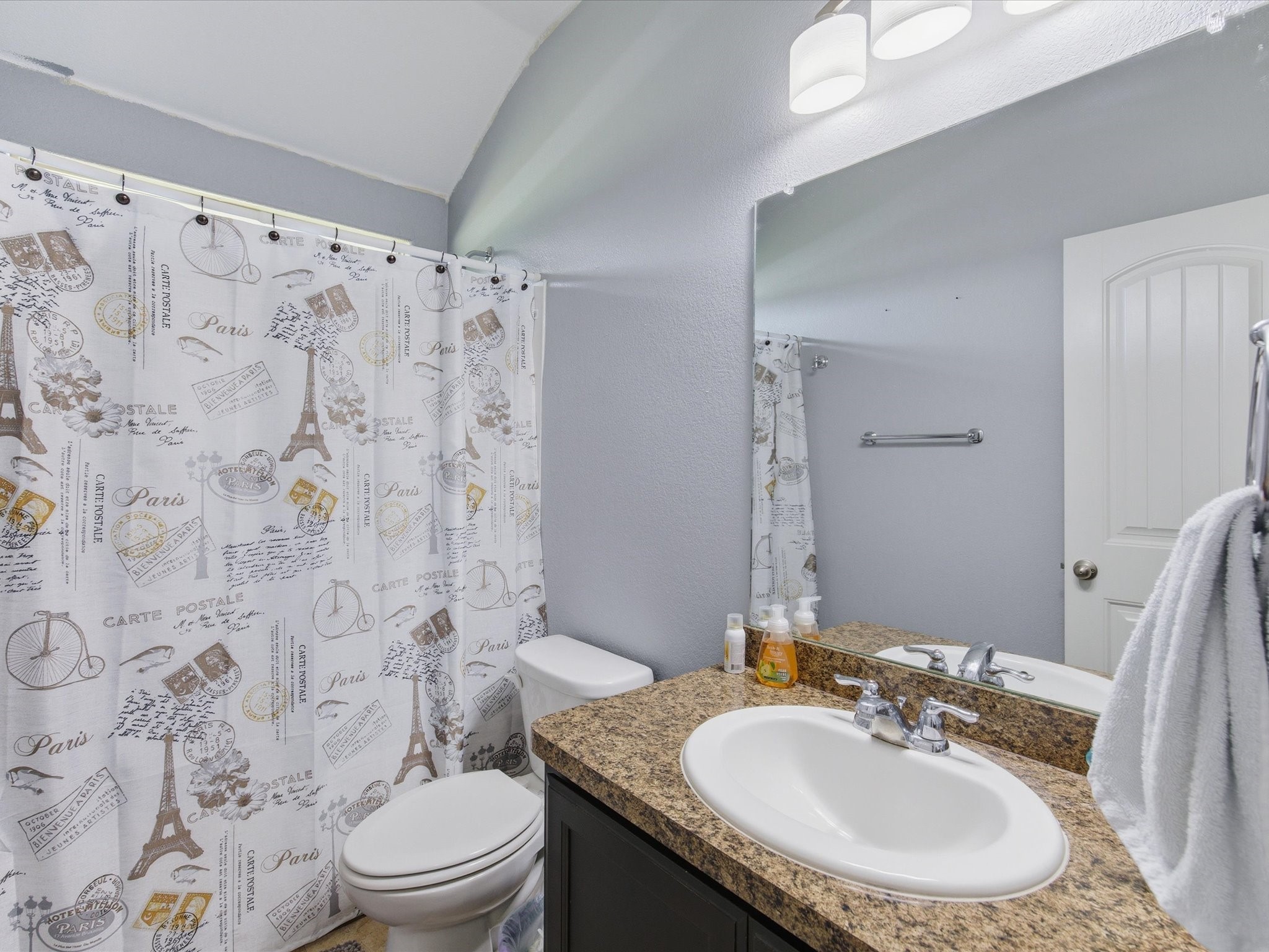 597 Creekview Drive Azle TX 76020