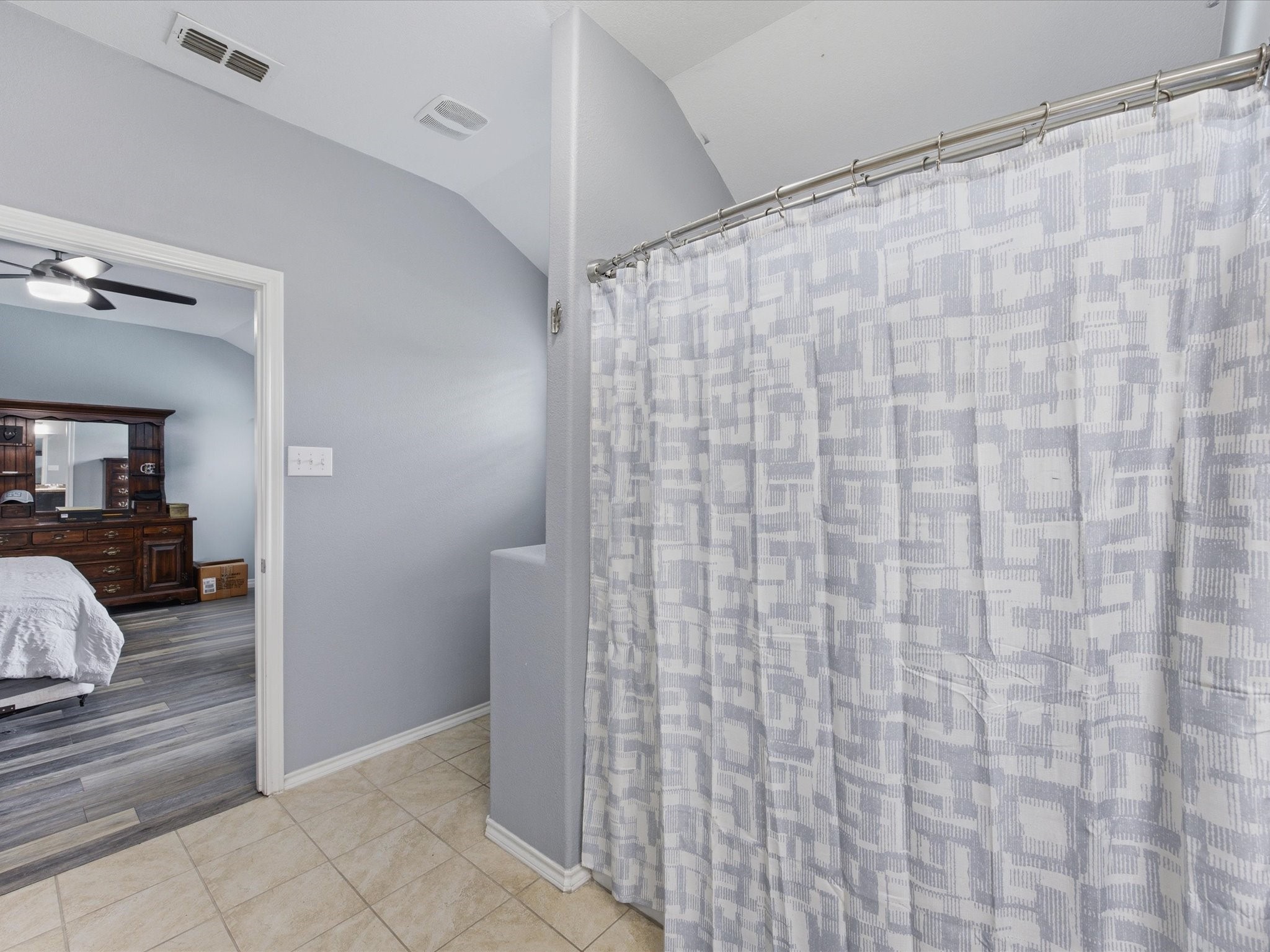 597 Creekview Drive Azle TX 76020