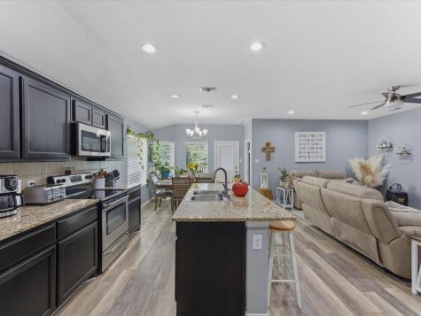 597 Creekview Drive Azle TX 76020