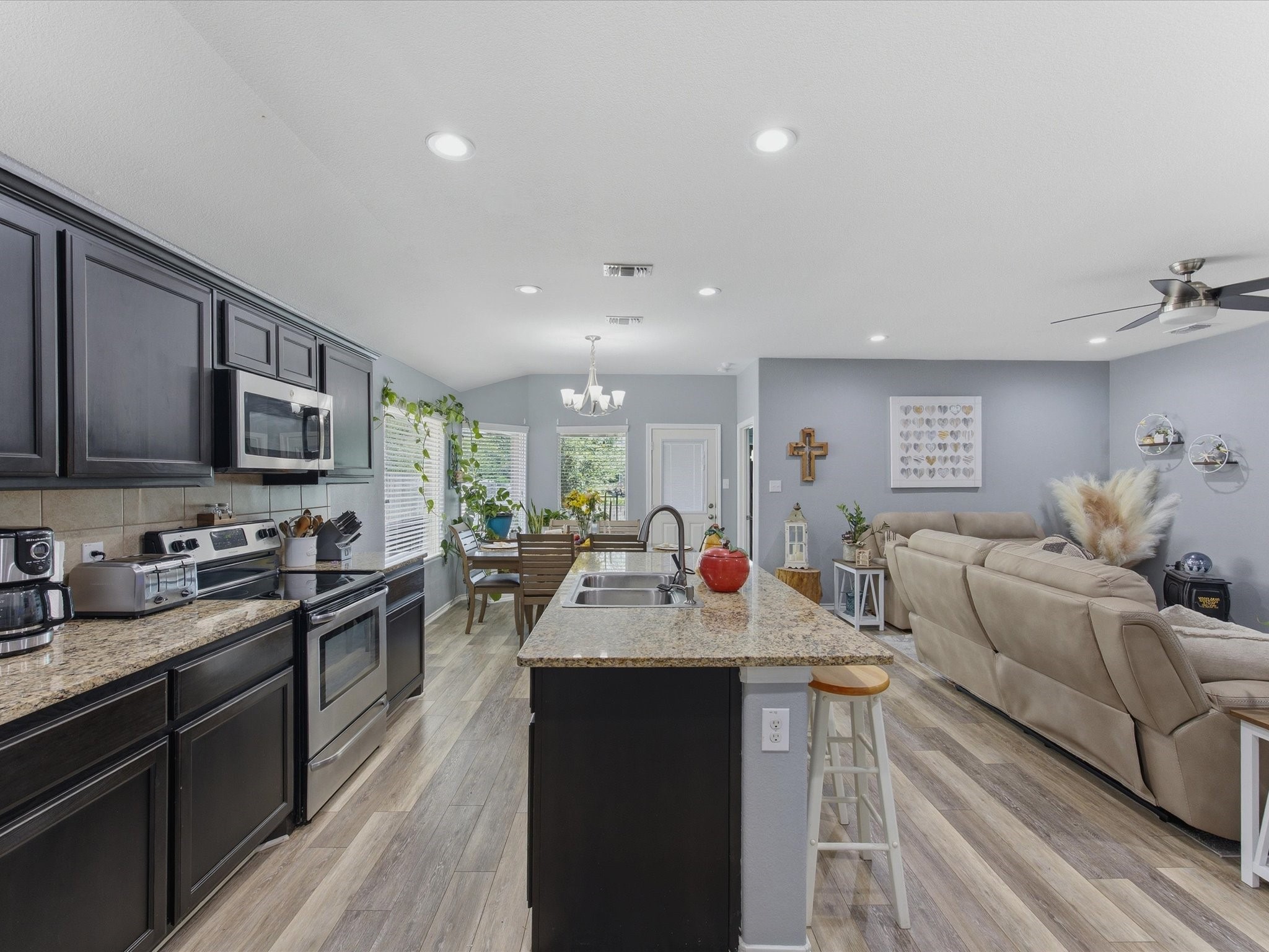 597 Creekview Drive Azle TX 76020