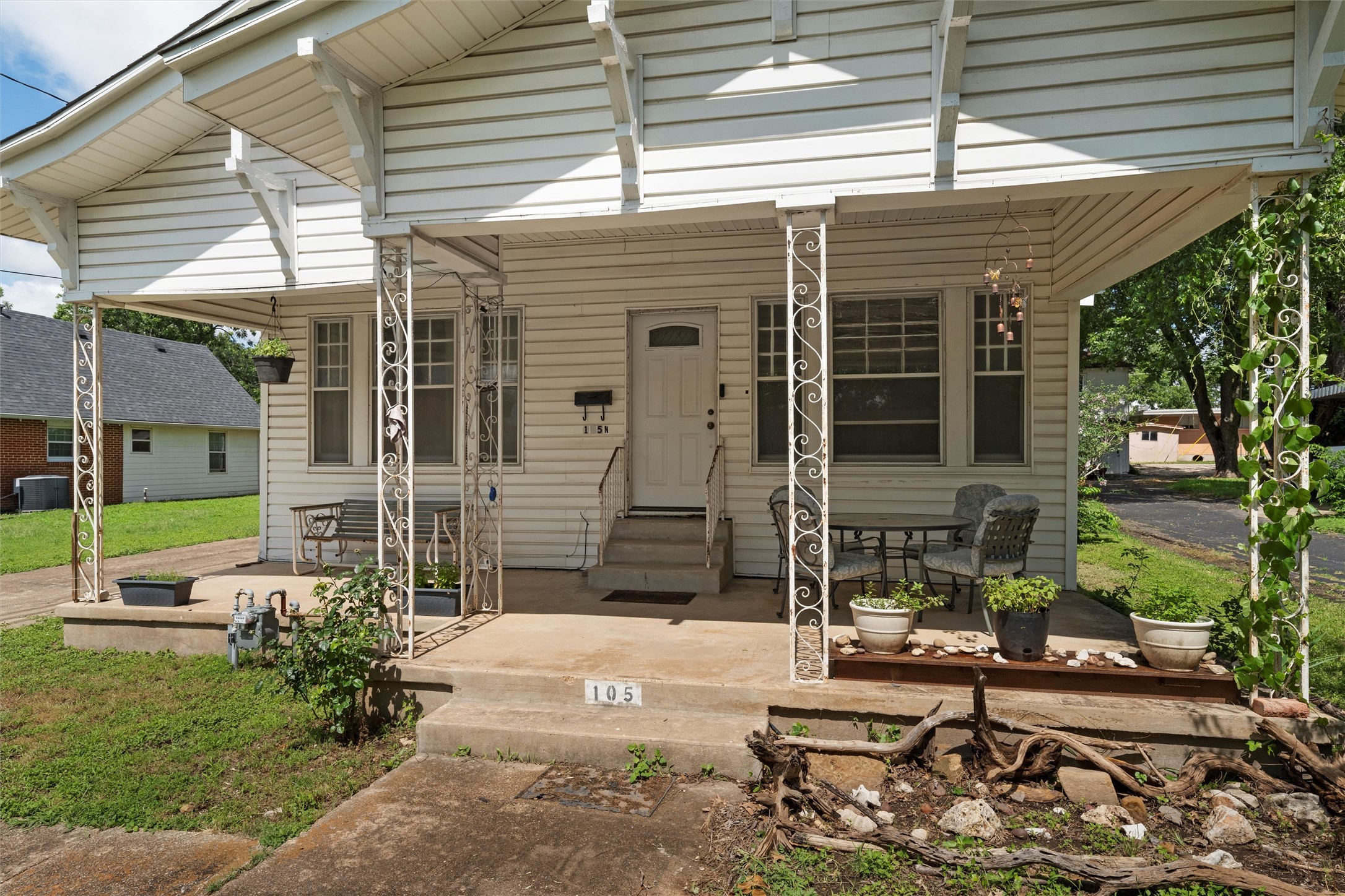 105 N Davis Street West TX 76691