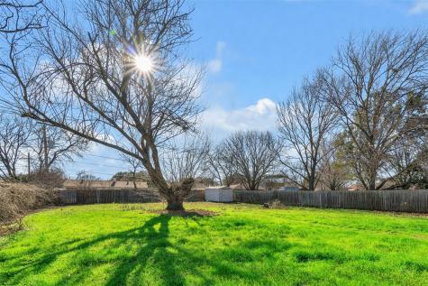 529 Ann Lois Lane Burleson TX 76028