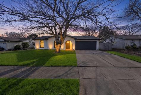 529 Ann Lois Lane Burleson TX 76028