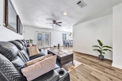 529 Ann Lois Lane Burleson TX 76028