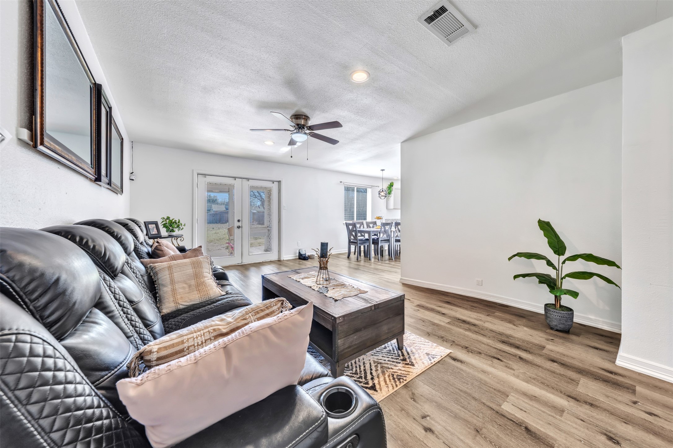 529 Ann Lois Lane Burleson TX 76028