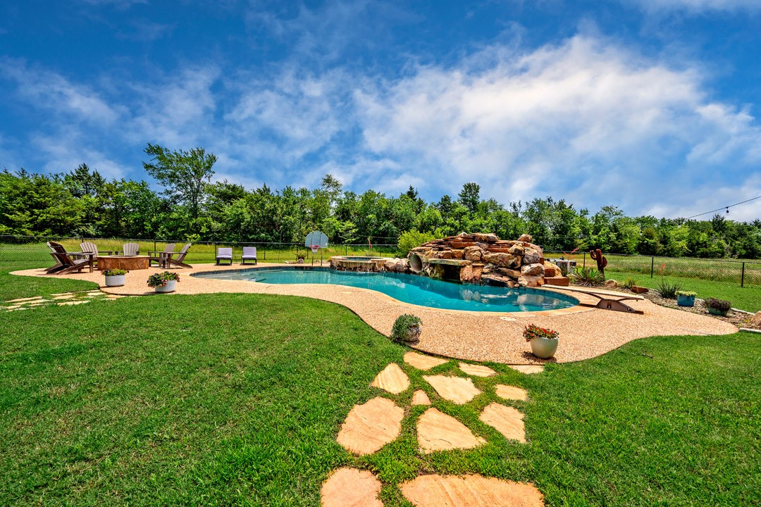 209 Chrissa Drive Pottsboro TX 75076