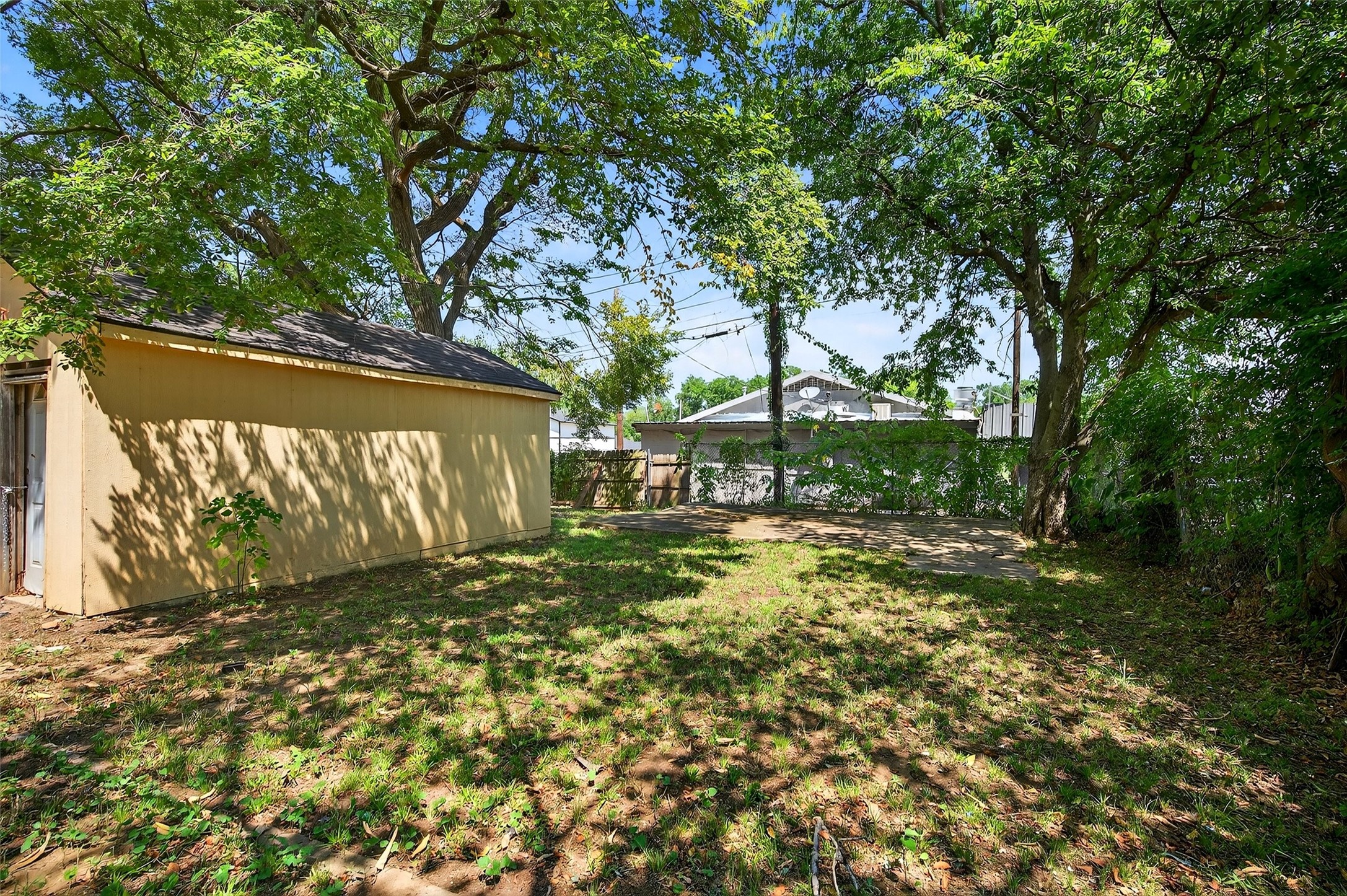 205 W Bond Street Denison TX 75020