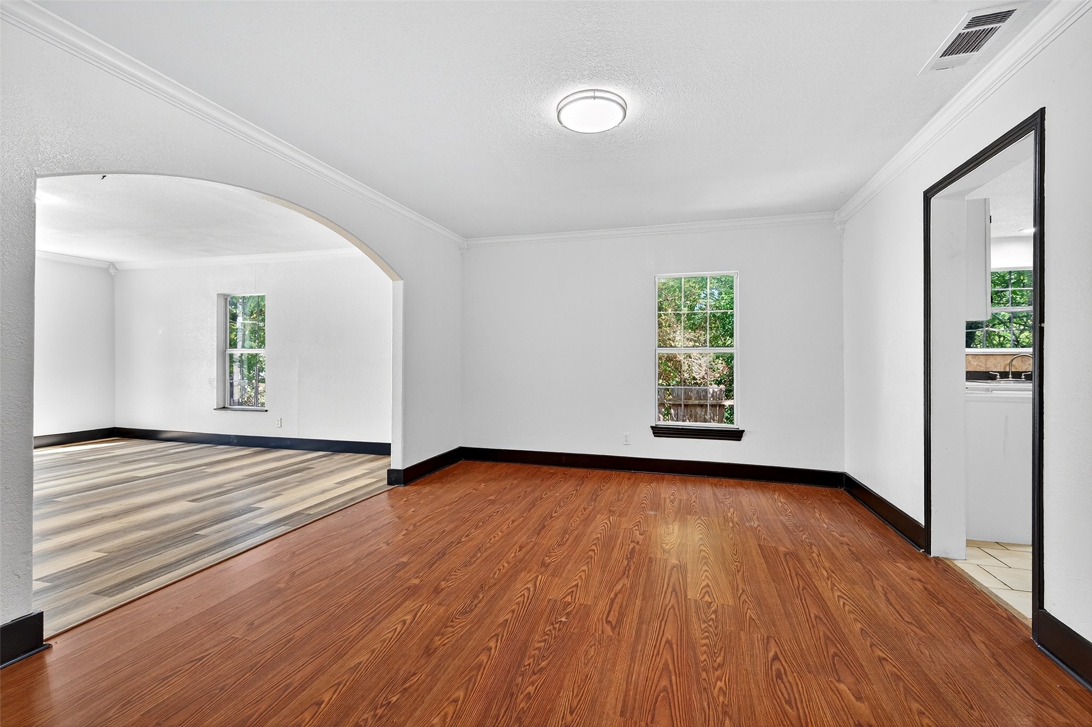 205 W Bond Street Denison TX 75020