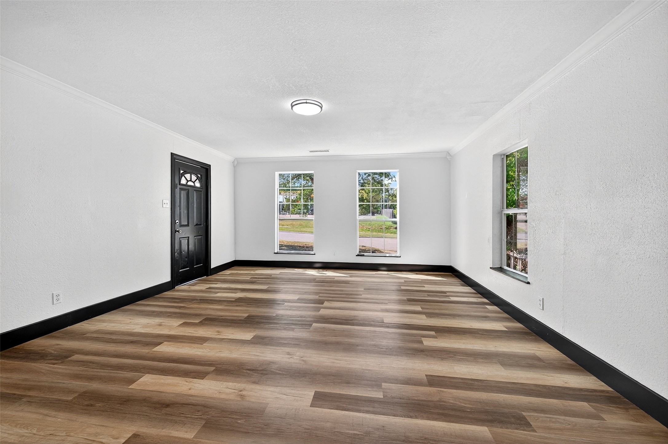 205 W Bond Street Denison TX 75020
