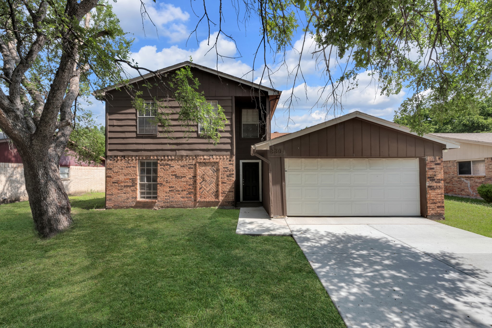 830 Frances Drive Grand Prairie TX 75052