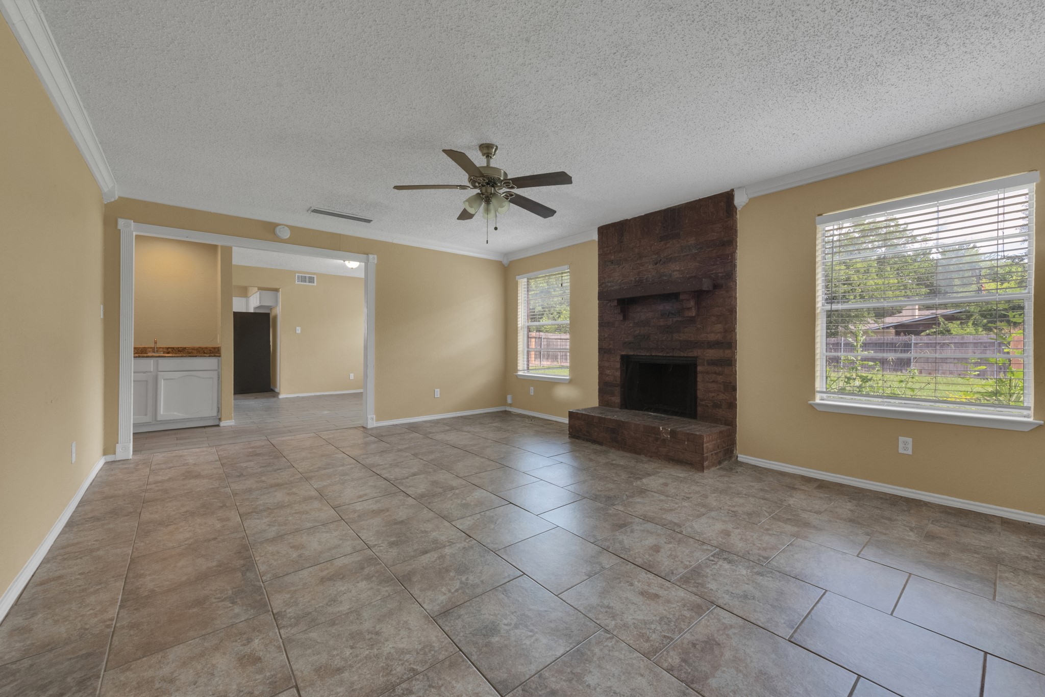 830 Frances Drive Grand Prairie TX 75052