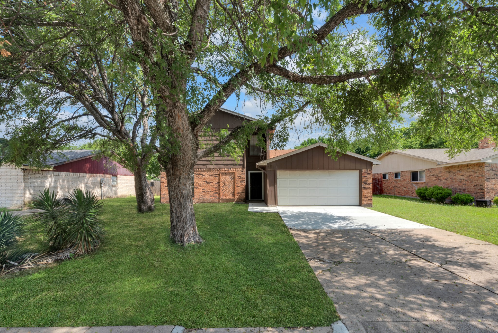 830 Frances Drive Grand Prairie TX 75052