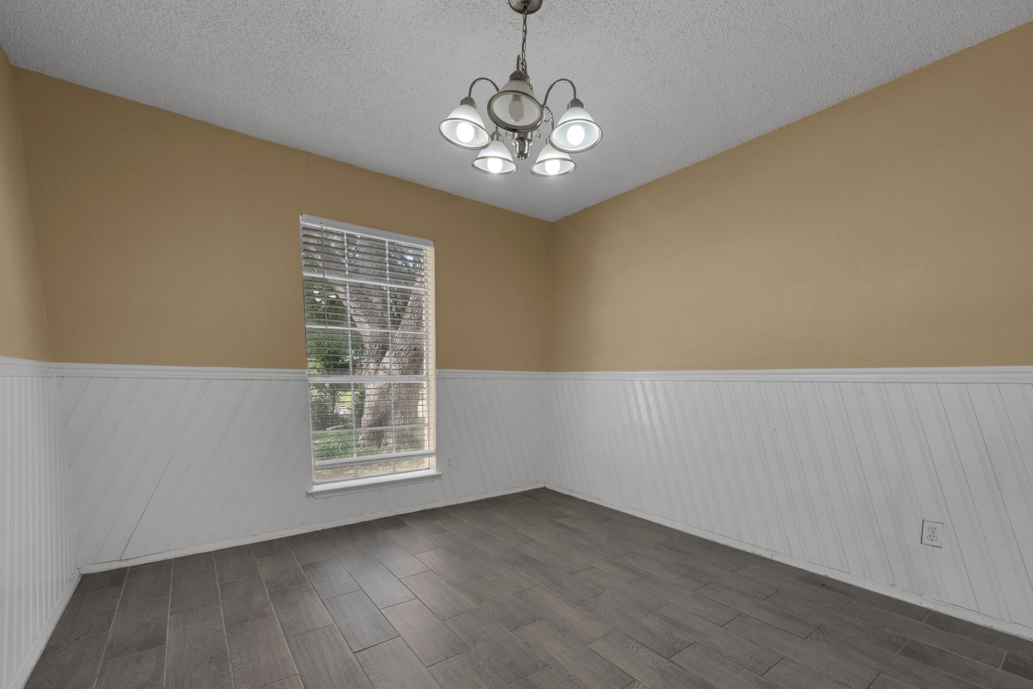 830 Frances Drive Grand Prairie TX 75052