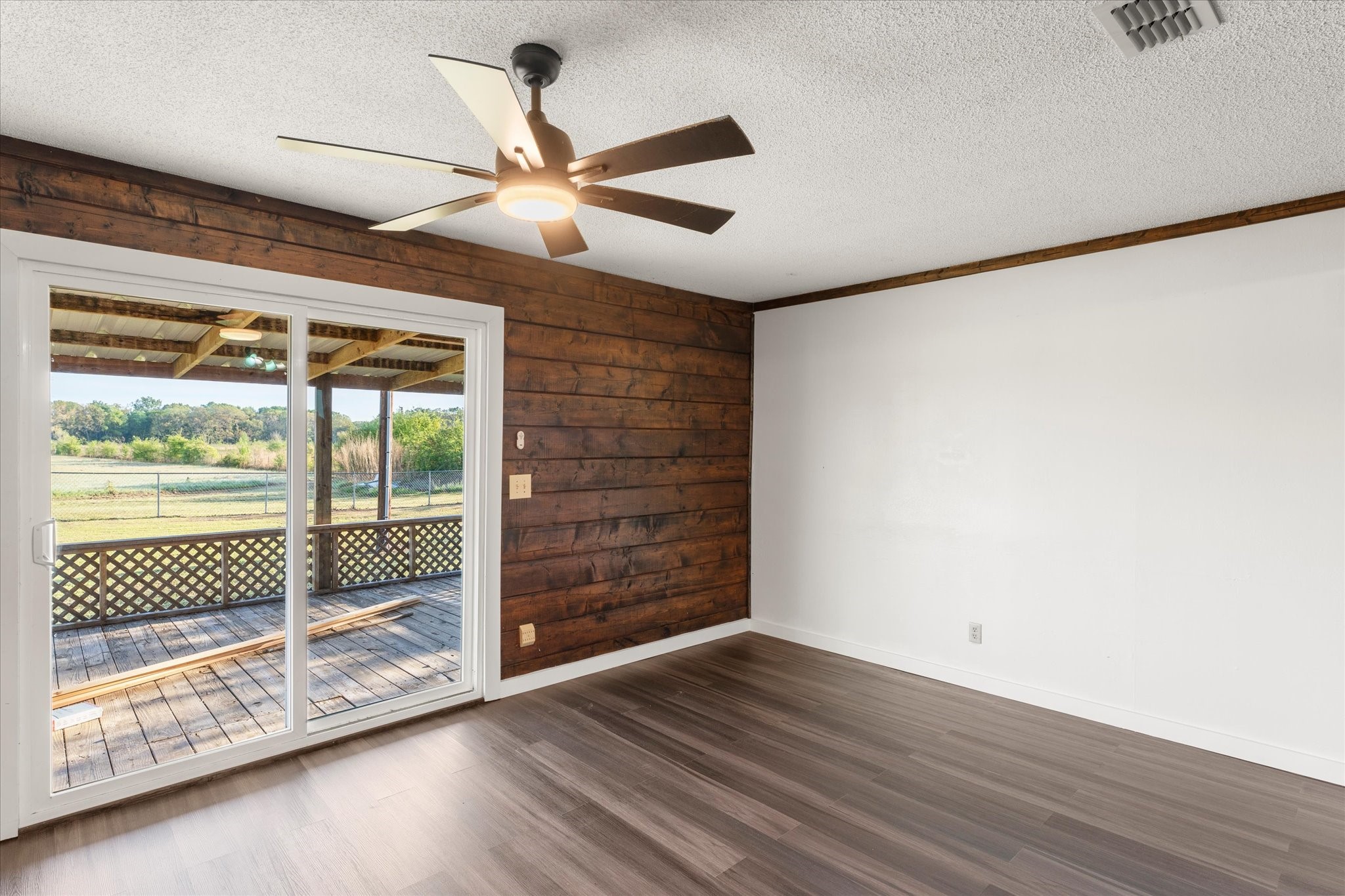 520 W Farm To Market Road 71 Mt Pleasant TX 75455