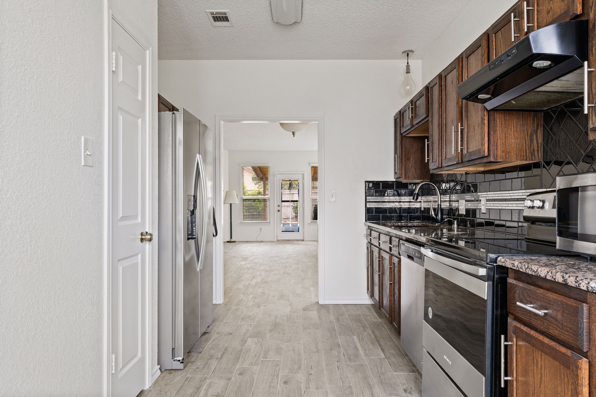 2726 Collins Boulevard Garland TX 75044
