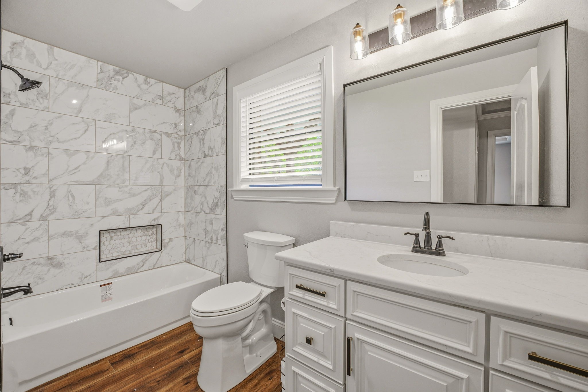 3702 Lake Vista Court Granbury TX 76049