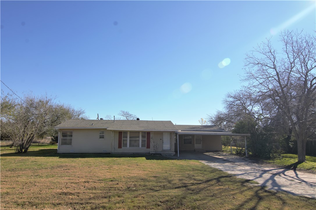 1412 E Navarro Avenue Mart TX 76664