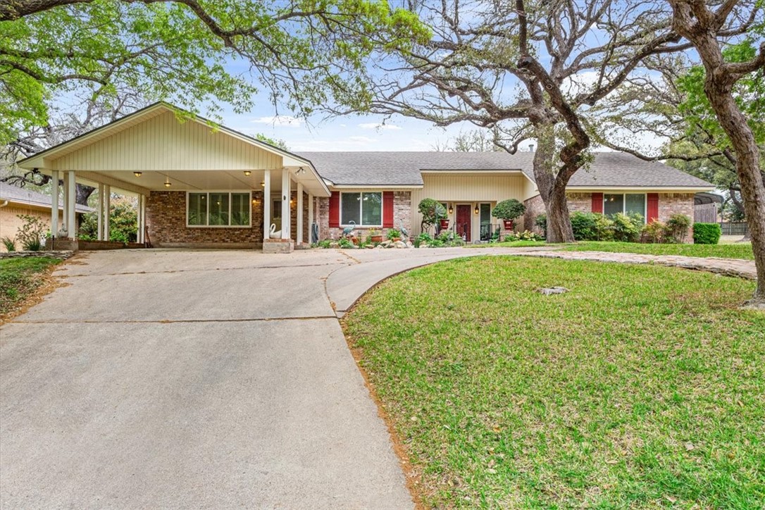 415 Broughton Drive Woodway TX 76712