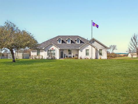 301 Wilcoxson Street Farmersville TX 75442