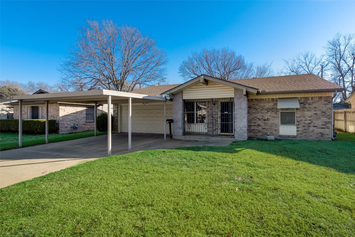 703 Clover Park Drive Arlington TX 76013