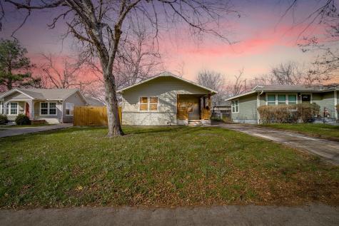 4824 Calmont Avenue Fort Worth TX 76107