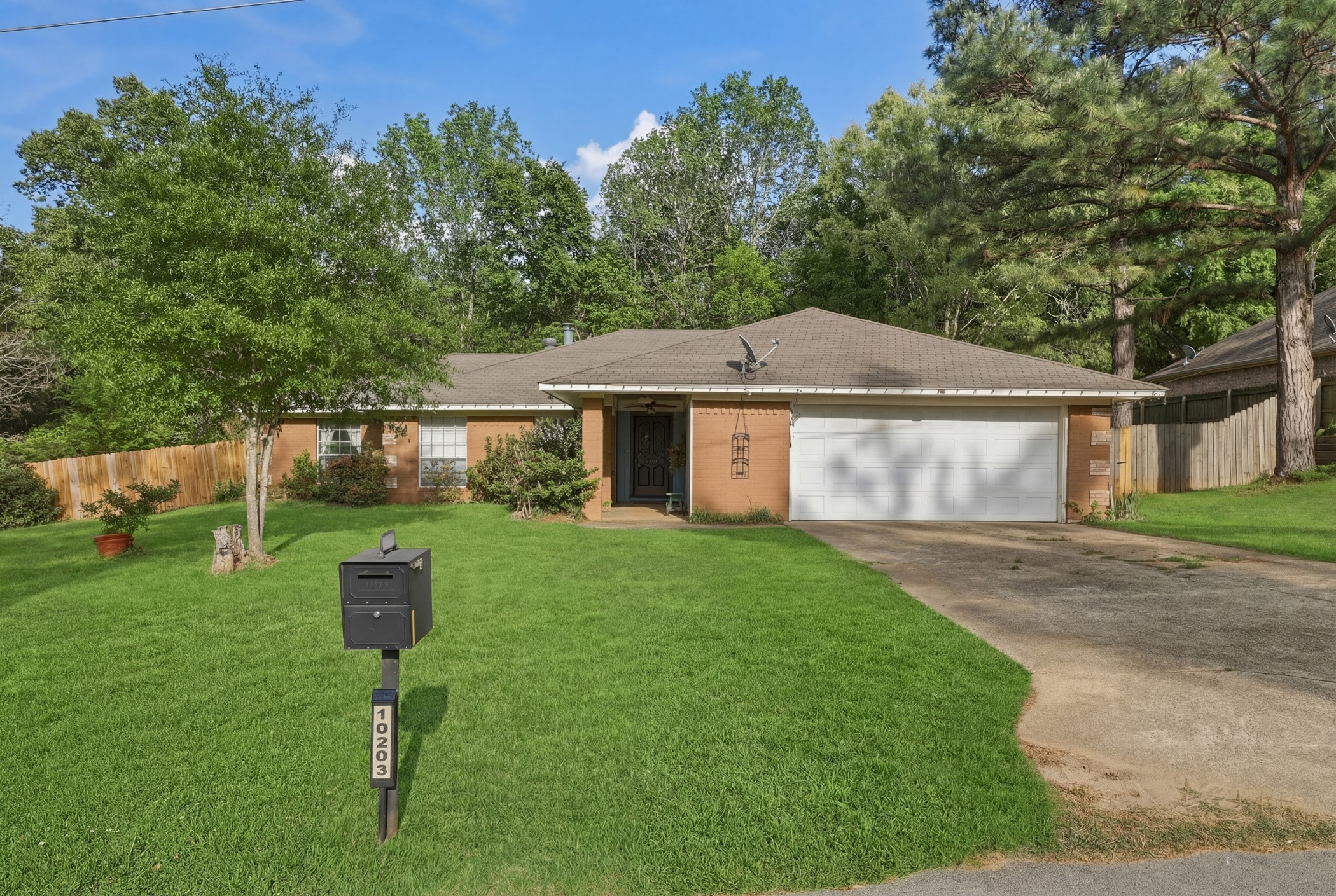10203 Crestview Drive Tyler TX 75707