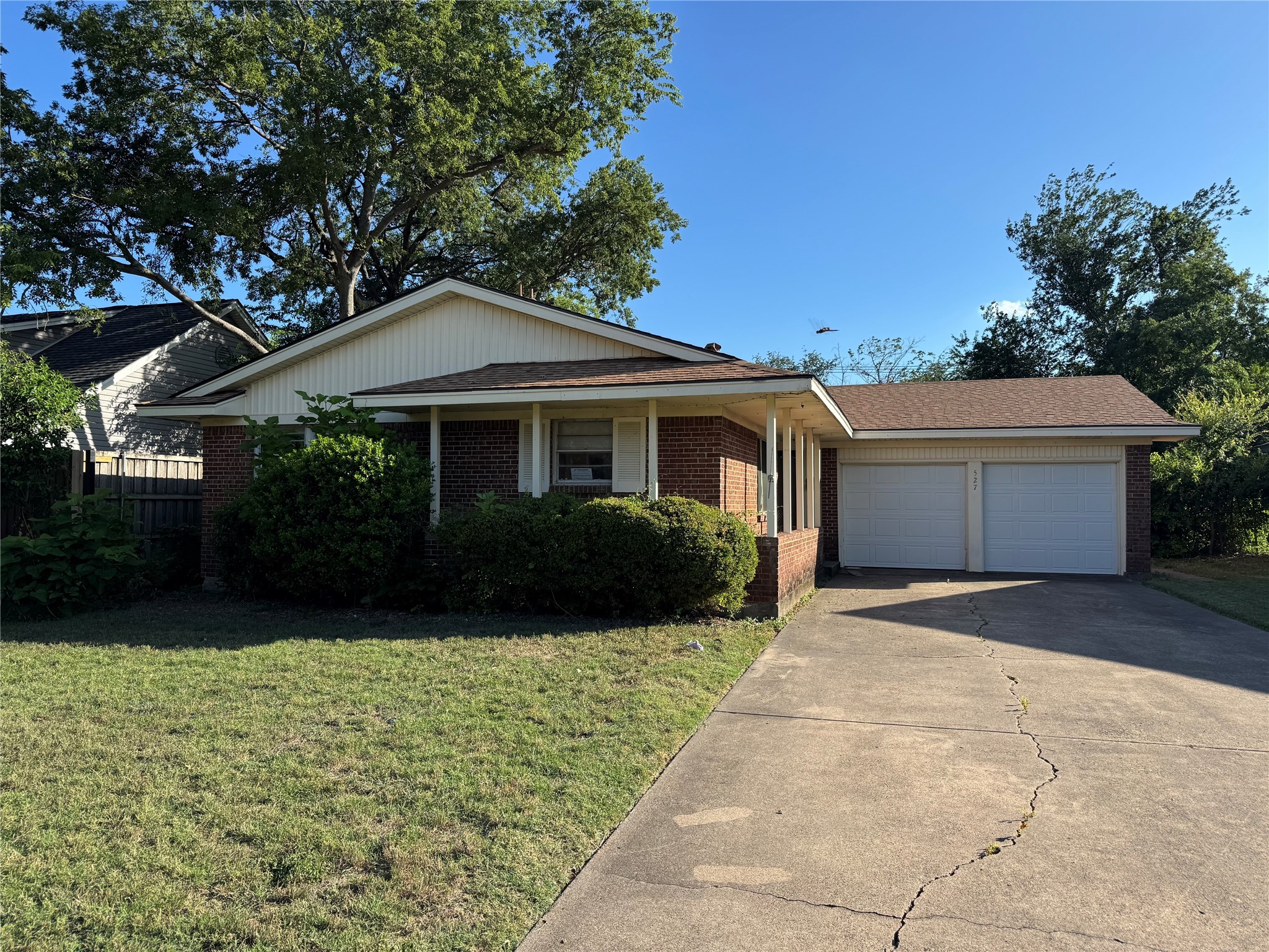 527 Vernet Street Richardson TX 75080