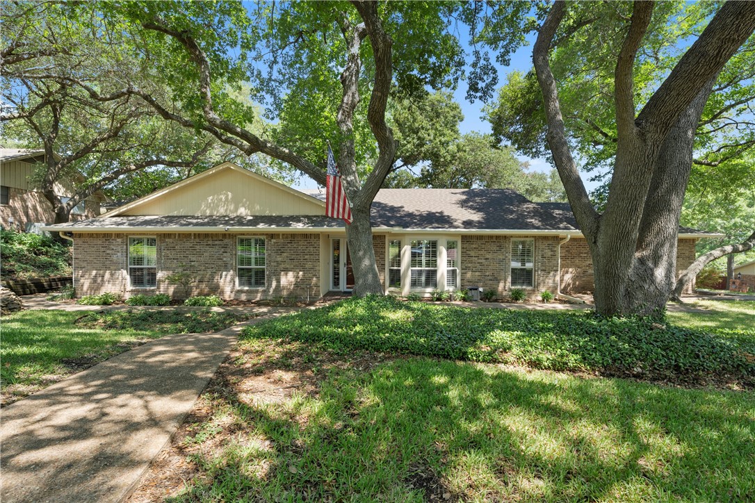 9909 Burgundy Lane Woodway TX 76712