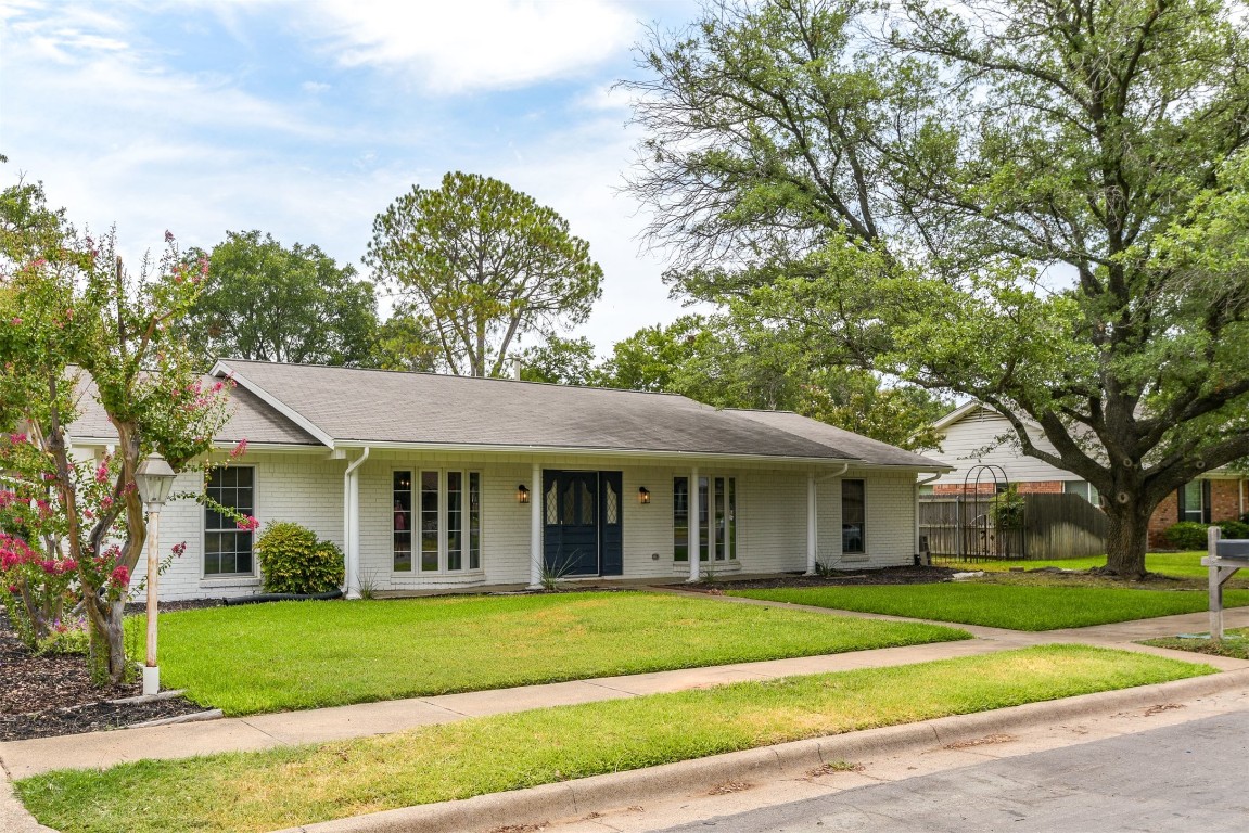 1701 Silver Leaf Drive Pantego TX 76013