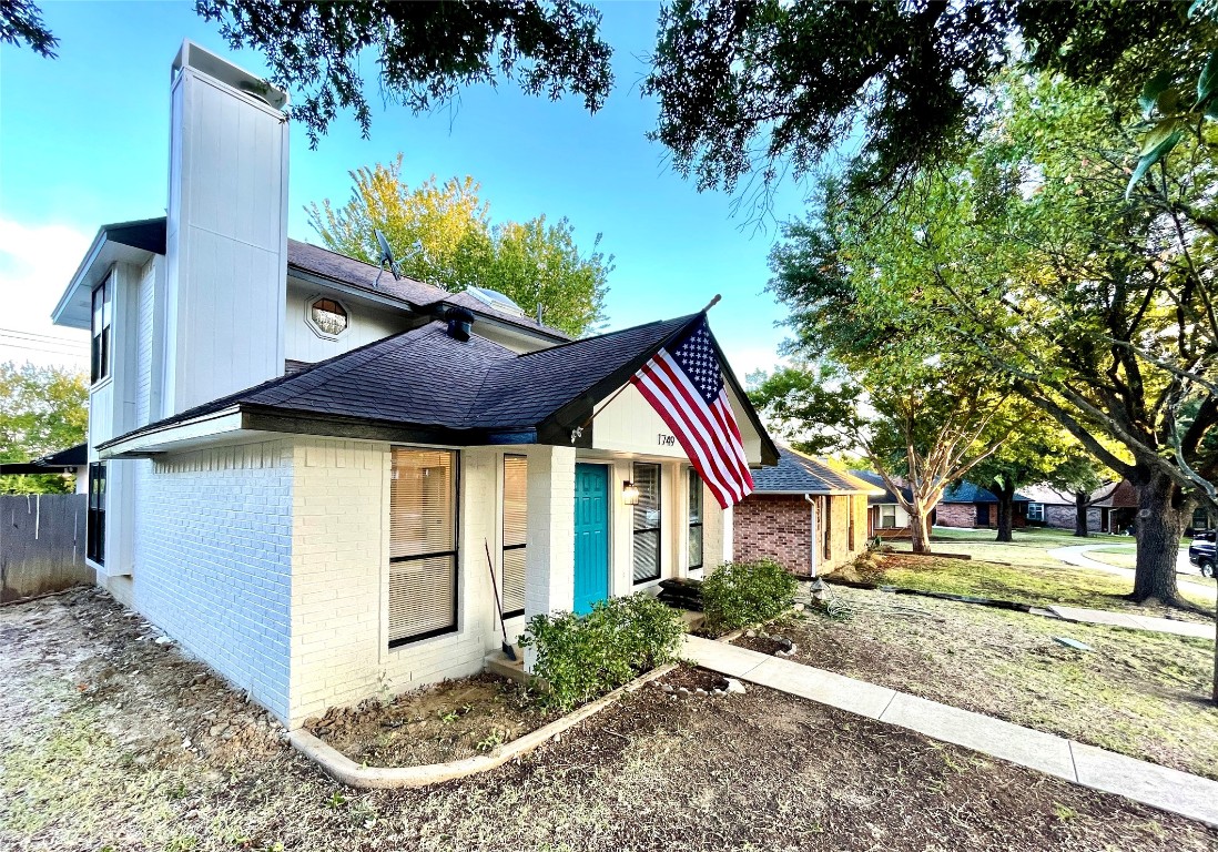 1749 Smokey Hill Drive Lewisville TX 75067