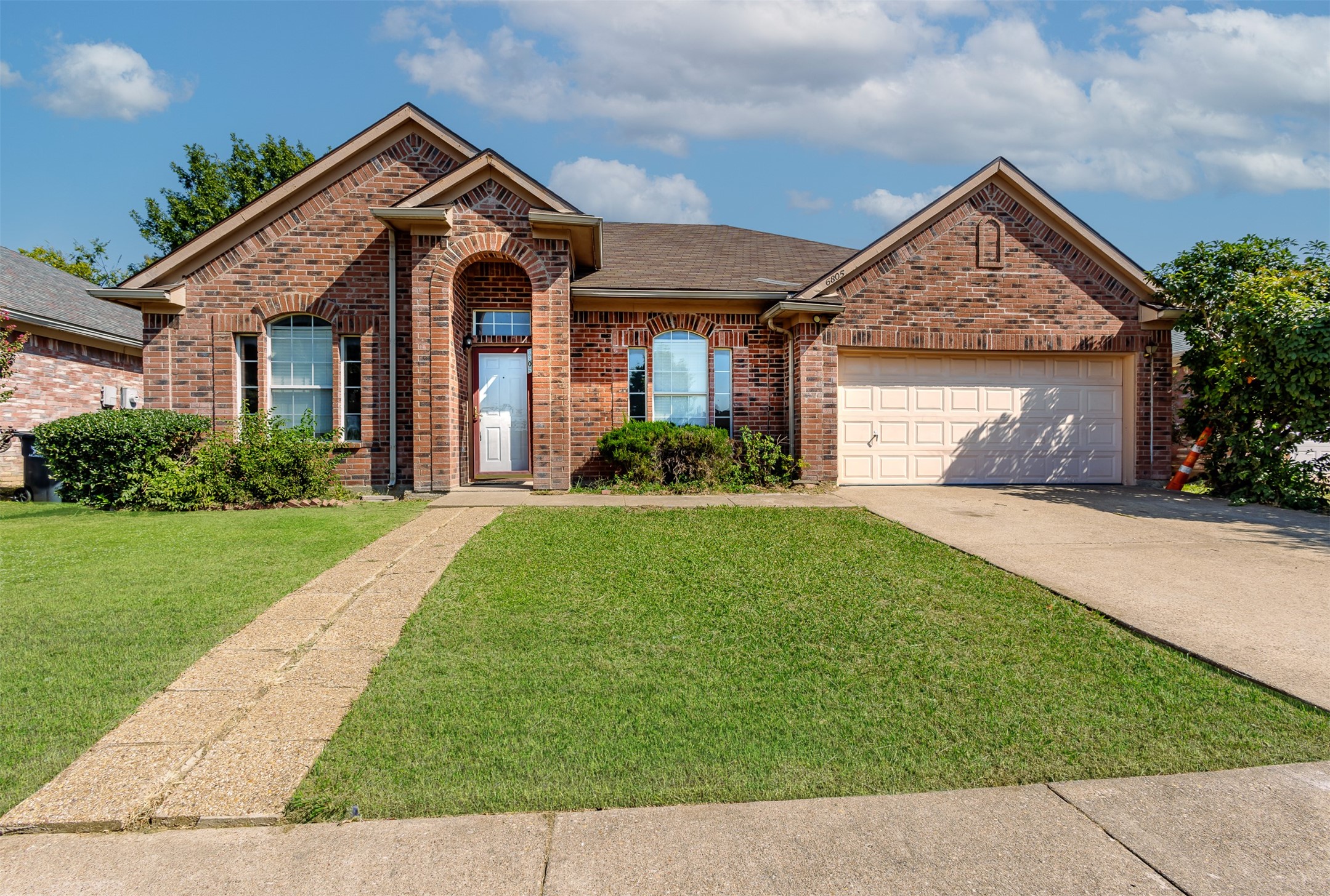 6805 Shoal Creek Drive Arlington TX 76001