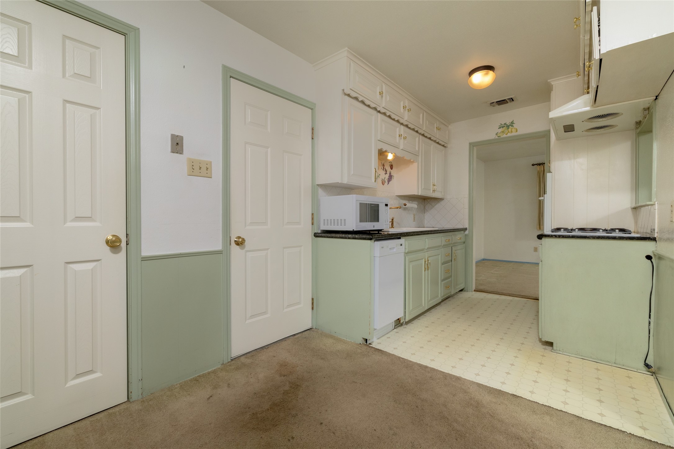 6604 Trailwood Drive Forest Hill TX 76140