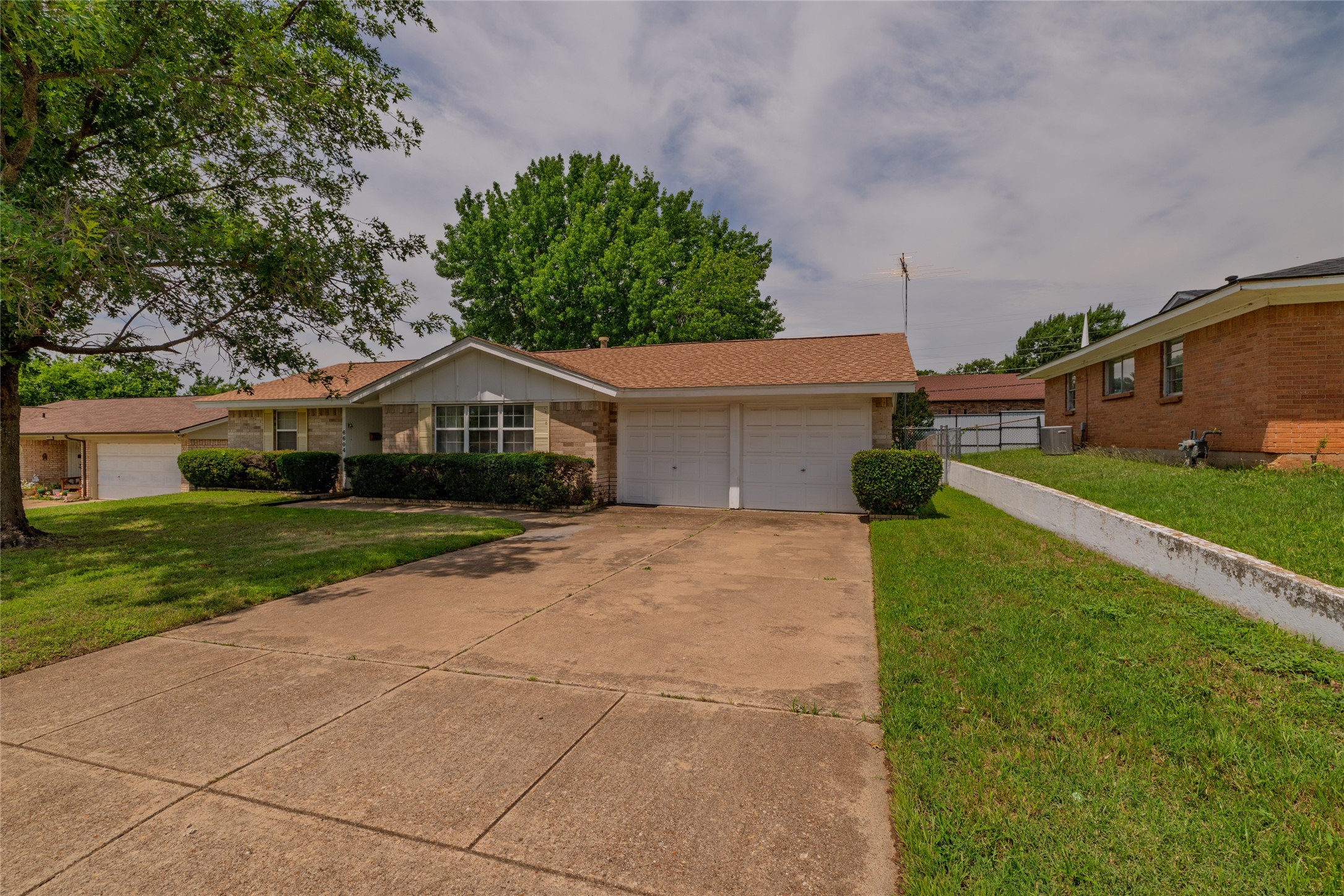 6604 Trailwood Drive Forest Hill TX 76140