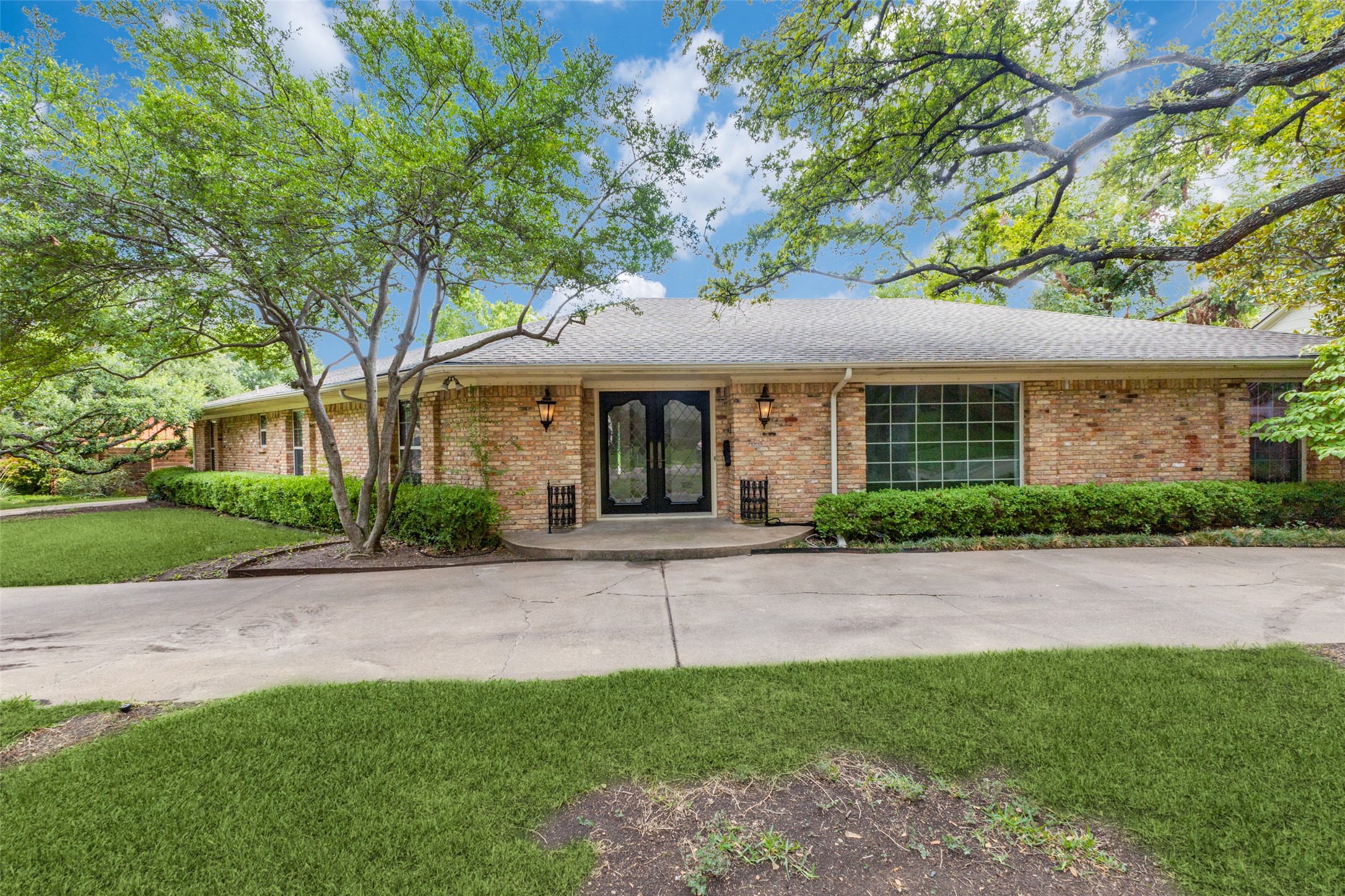 6176 Brandeis Lane Dallas TX 75214