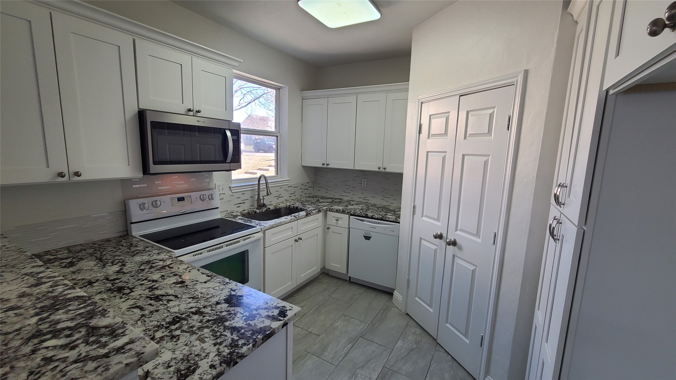 2707 Stratford Court Euless TX 76039