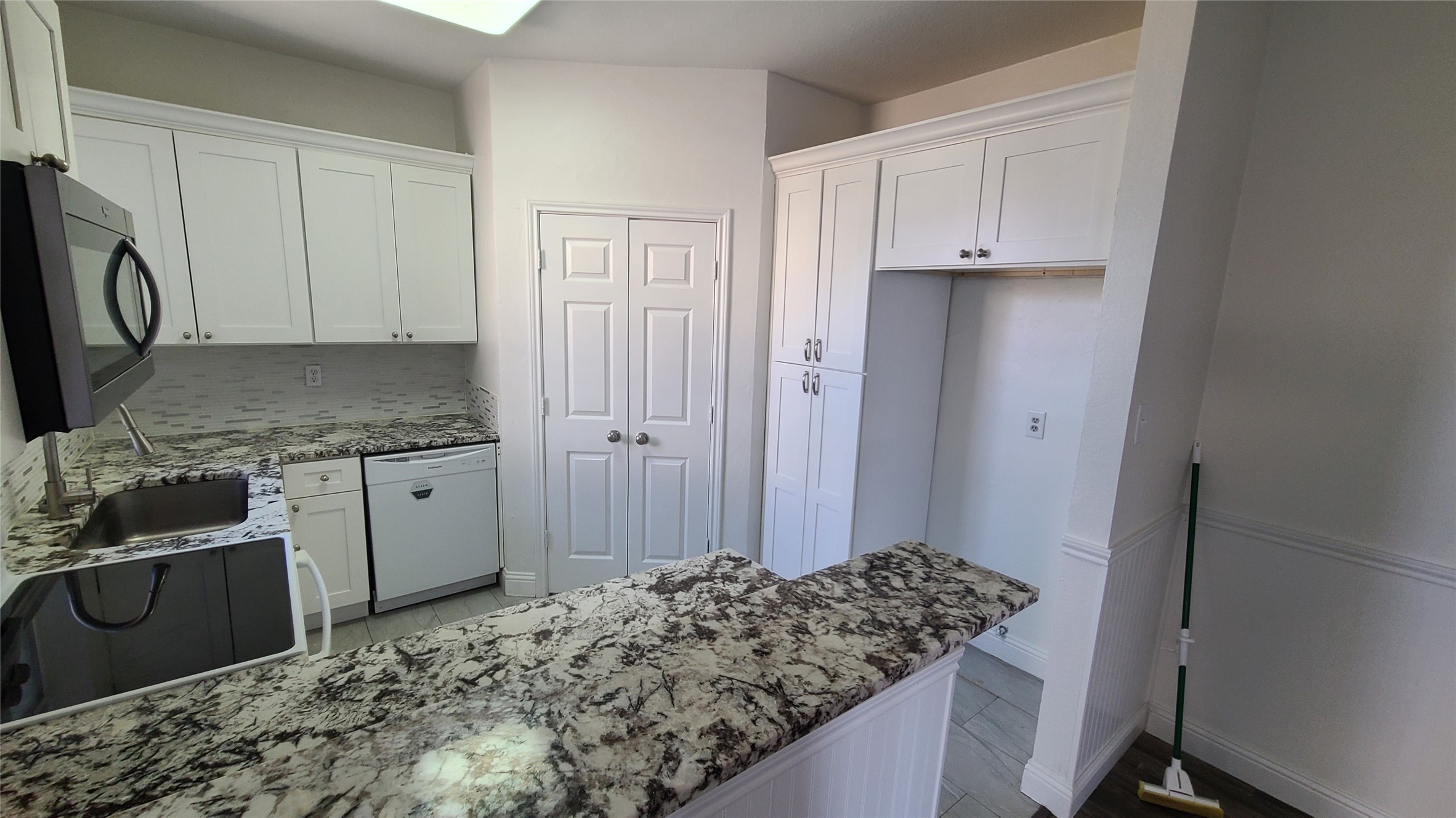 2707 Stratford Court Euless TX 76039