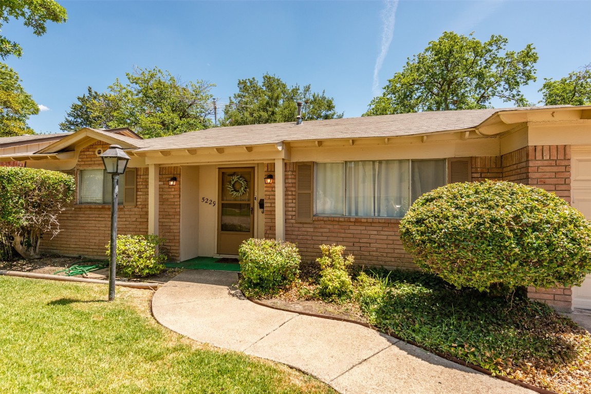 5229 Cockrell Avenue Fort Worth TX 76133