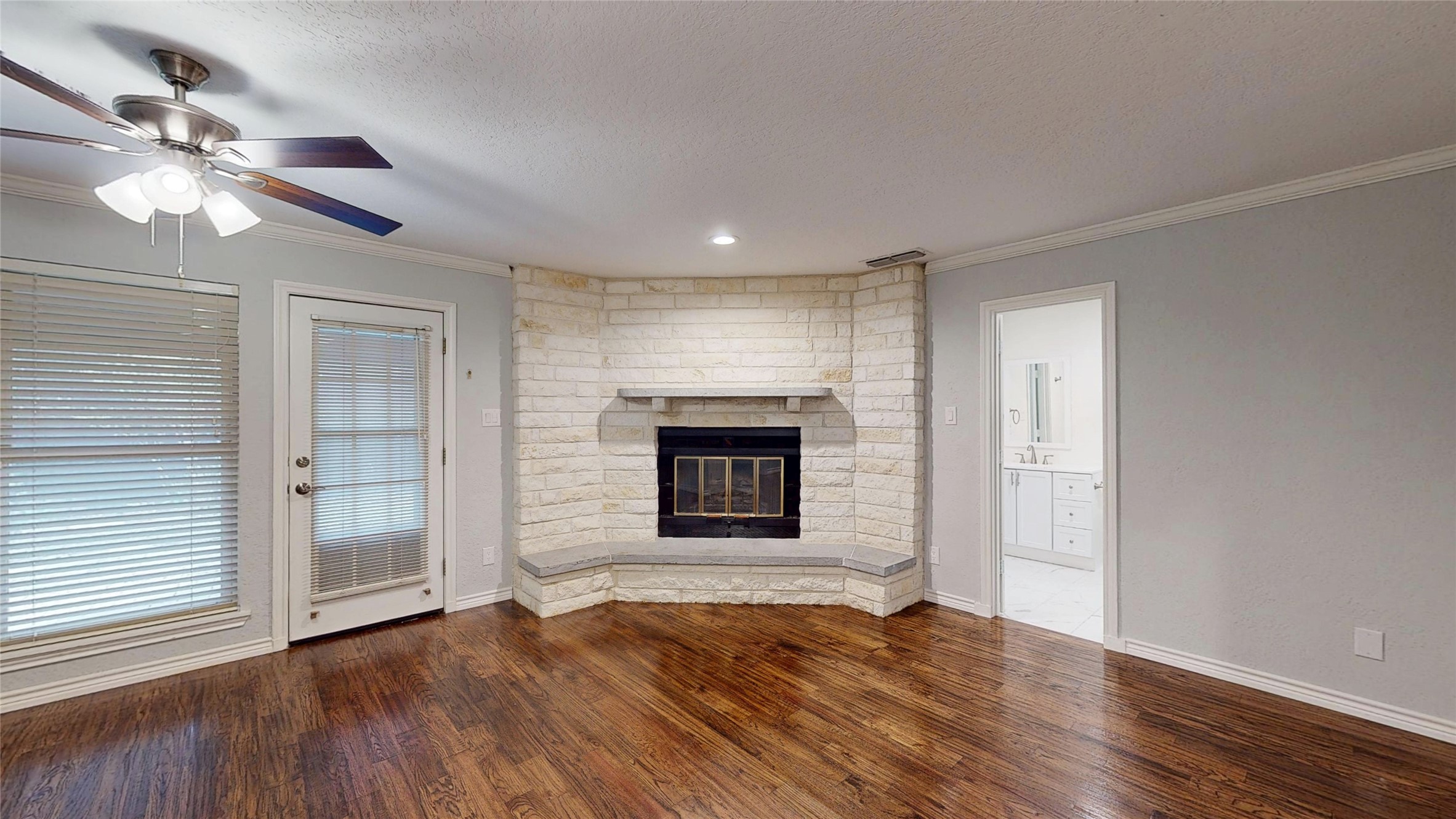3713 Teal Lane Bedford TX 76021