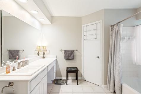 4202 Blossom Trail Arlington TX 76016
